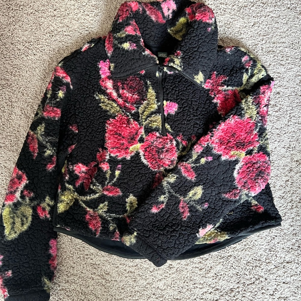 Wild Fable Sherpa Crop